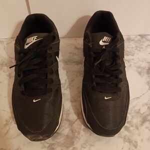 Nike Men's Black Sneakers
